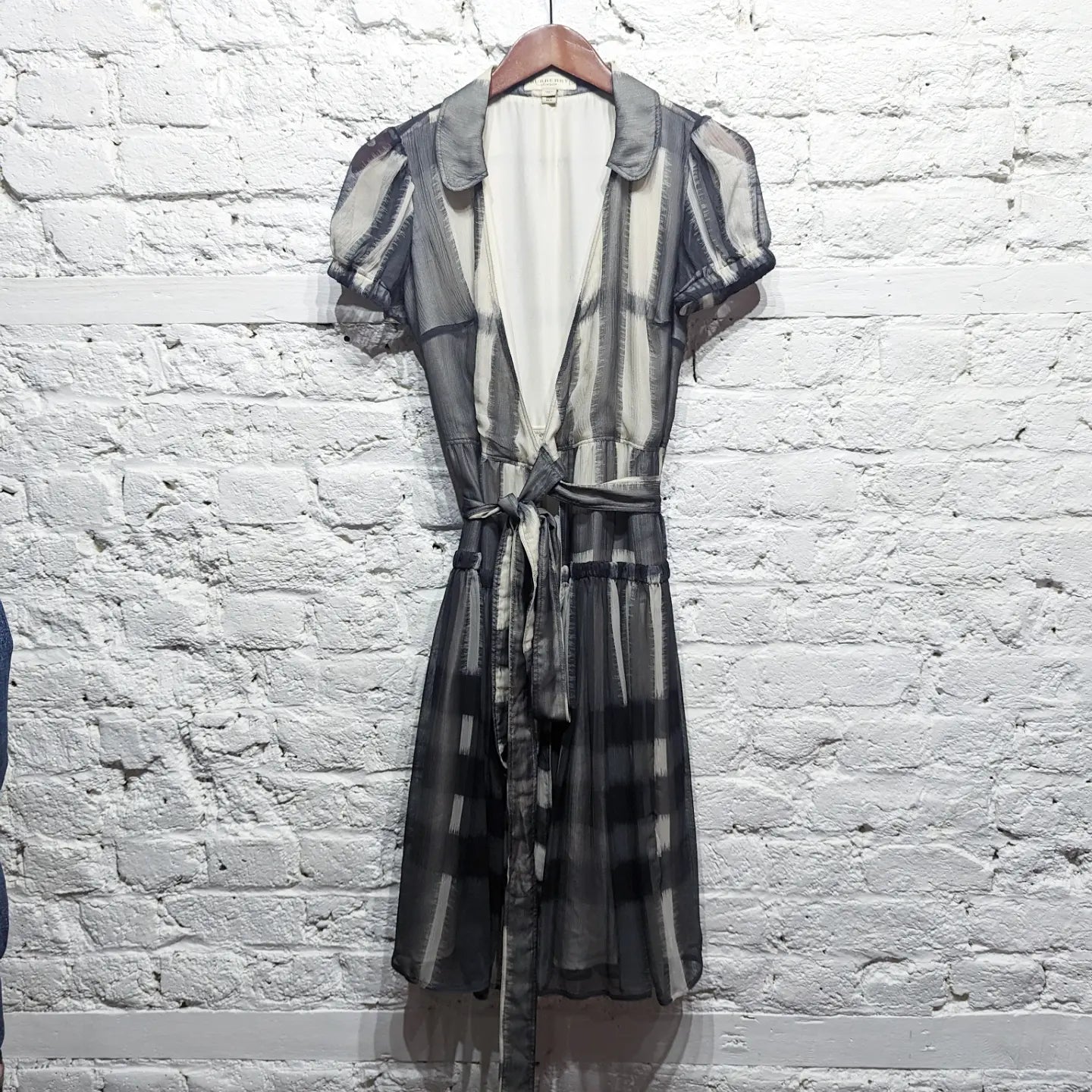 Today’s Special BURBERRY
CHECKED SILK WRAP AROUND DRESS