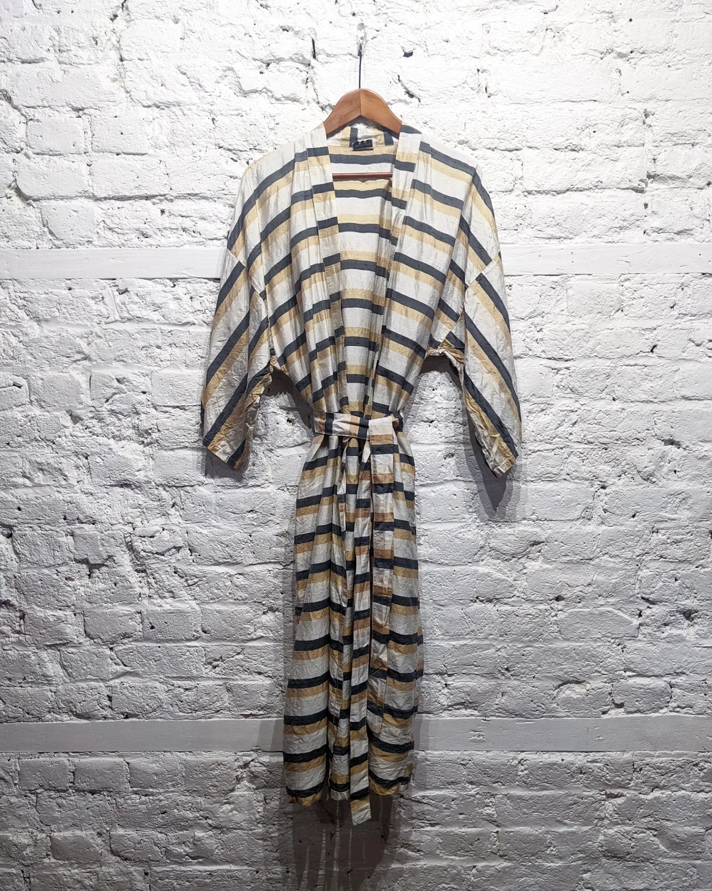 Value Deals VINTAGE
STRIPED SILK KIMONO