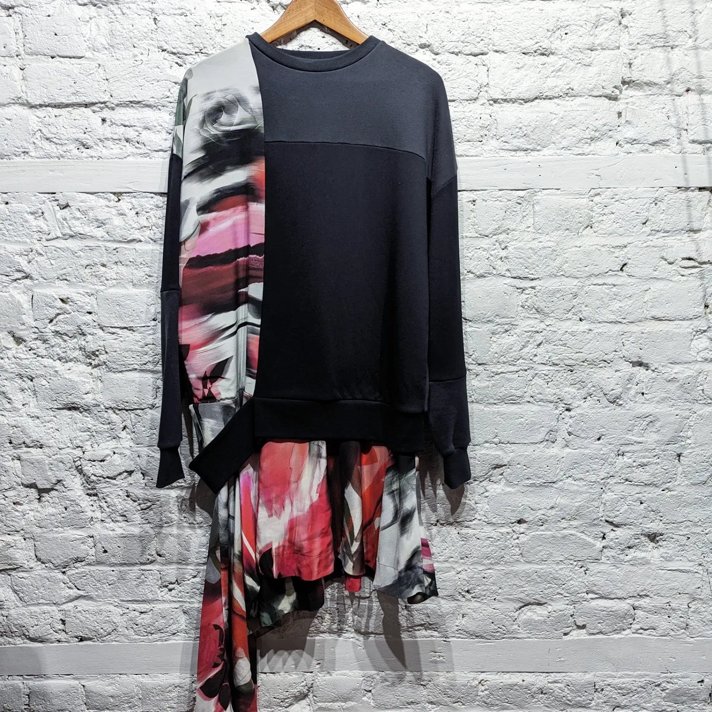 Special Buy ALEXANDER MCQUEEN
BLACK JERSEY SWEATER WITH SILK SHIRT DRESS AD 2019