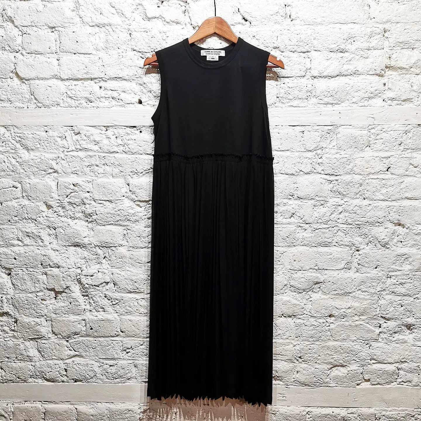 Don't Miss COMME des GARÇONS
COMME des GARÇONS
BLACK SHEER PLEATS
JERSEY TOP
DRESS Don't Miss COMME des GARÇONS
COMME des GARÇONS
BLACK SHEER PLEATS
JERSEY TOP
DRESS