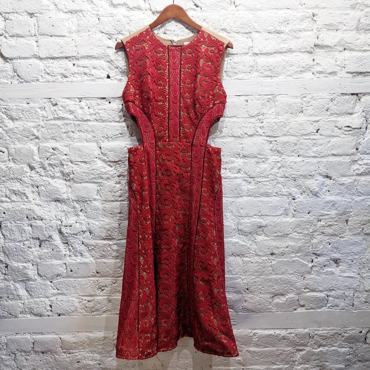 Seasonal Sale SELF PORTRAIT
RED BEIGE LASER CUT DRESS