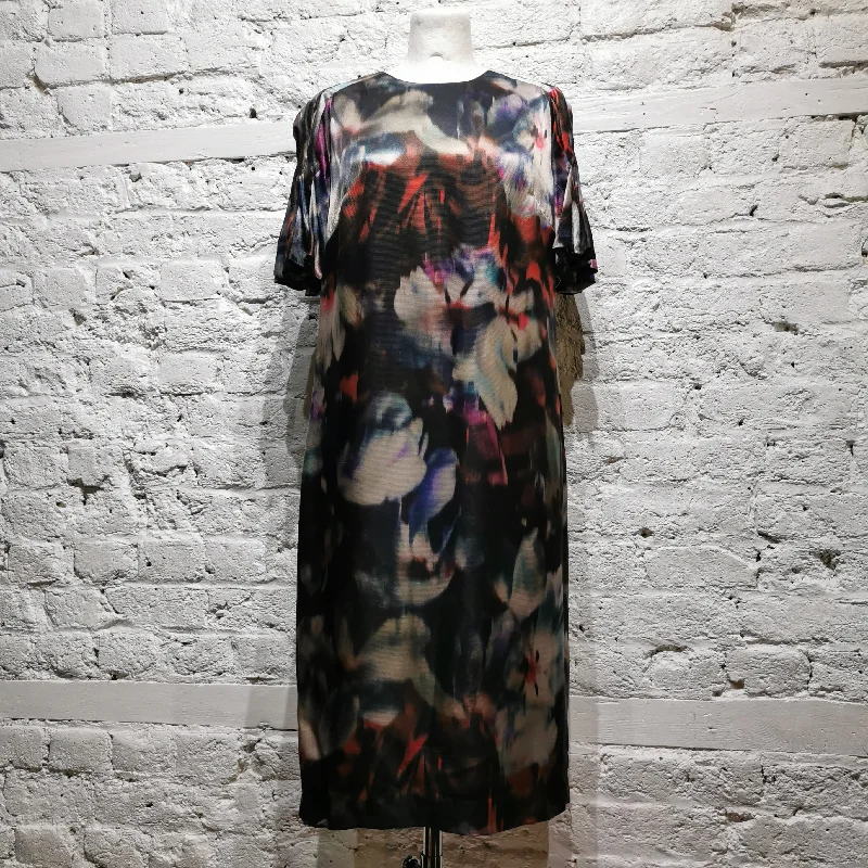 Discount Deals PAUL SMITH
SILK DRESS
SIZE UK 8