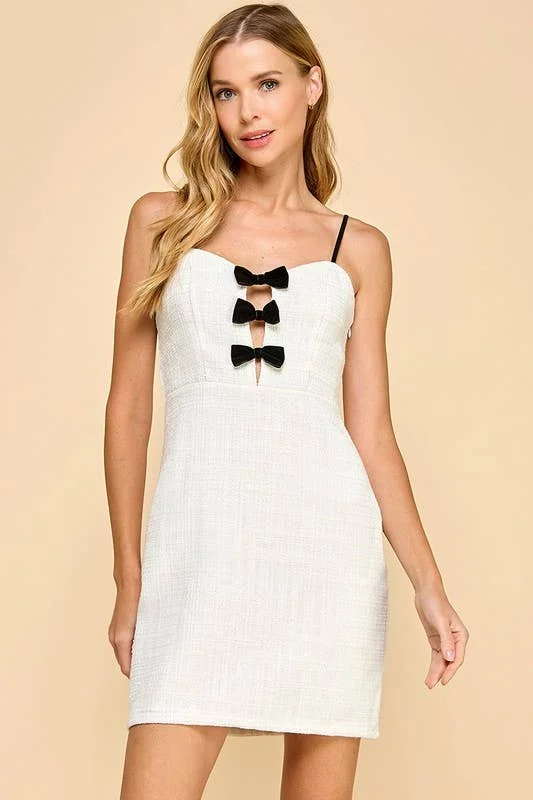 Deal Mania Fitted White Tweed Dress With Bow