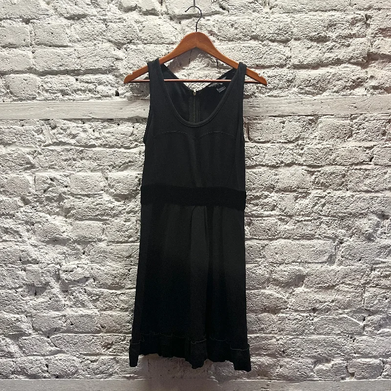 Quick Sale MARC JACOBS
MARC BY MARC JACOBS BLACK DRESS