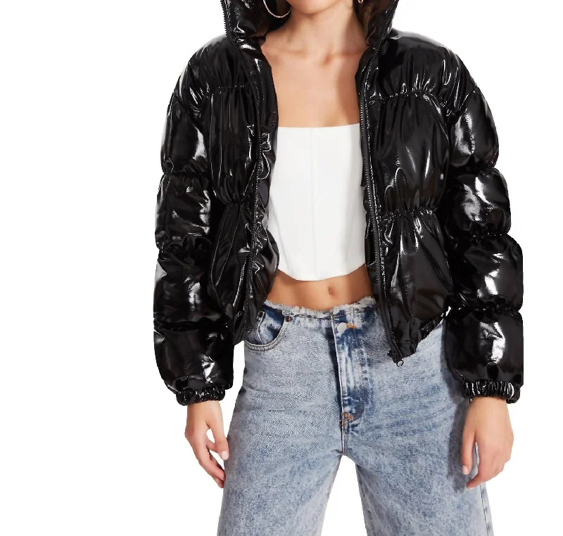 Massive Deals Eden Jacket in Black