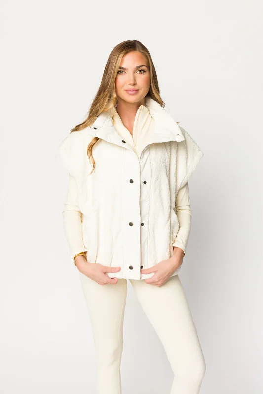 Bonus Savings Oversized Micro Sherpa Vest in Ivory