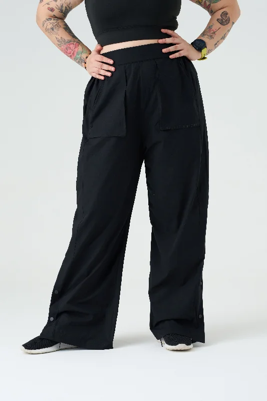 Trekkie Parachute Pants: Black